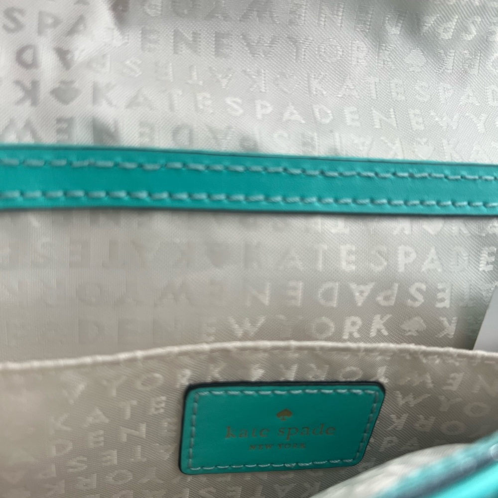 Amazing Kate Spade Clutch. Great for any season and vacations, events.